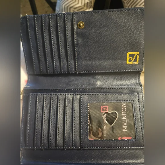 Stone Mountain Wallet - Picture 5 of 6